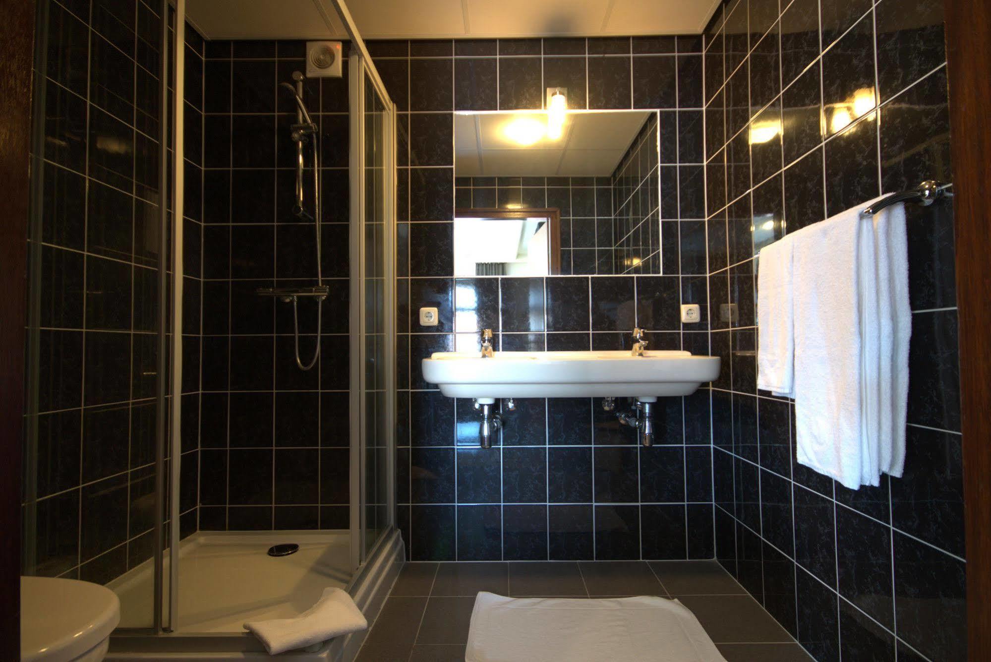 Hotel Restaurant Victoria Winschoten Exteriör bild