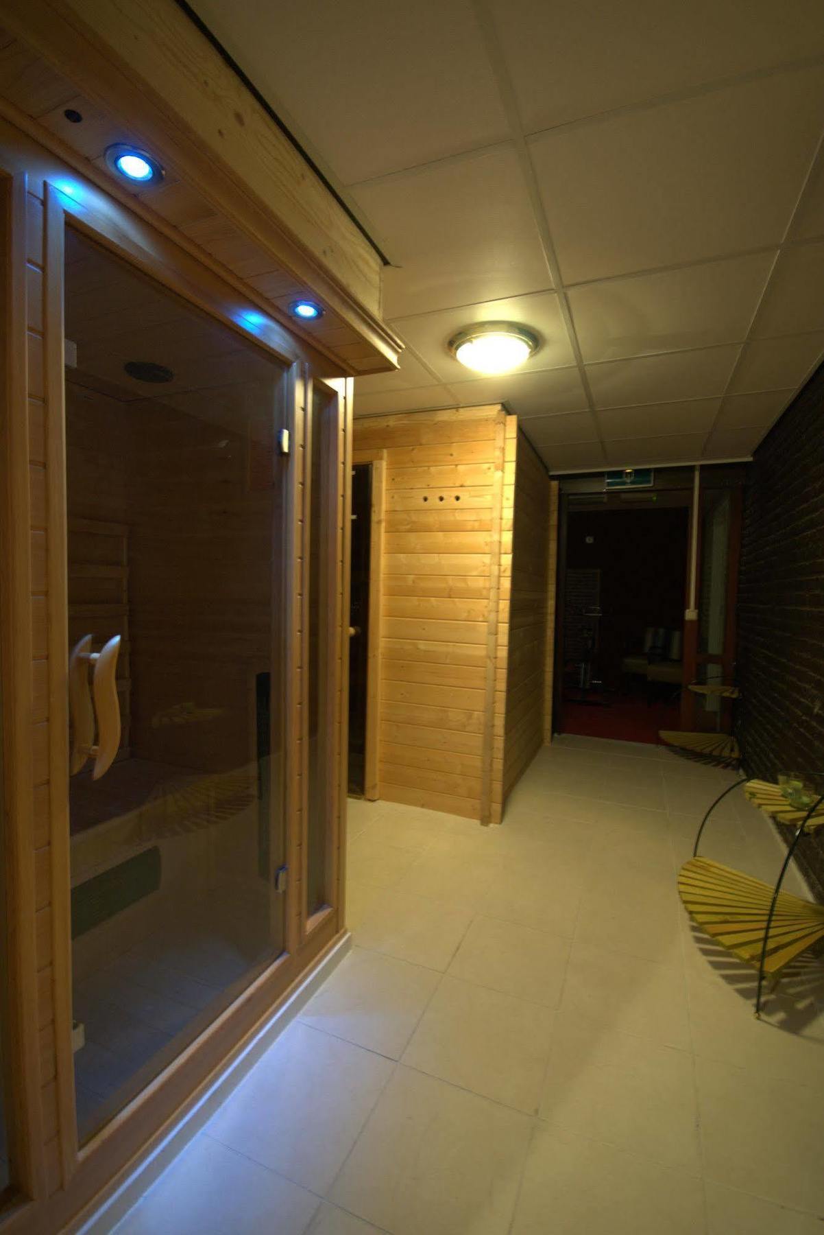Hotel Restaurant Victoria Winschoten Exteriör bild